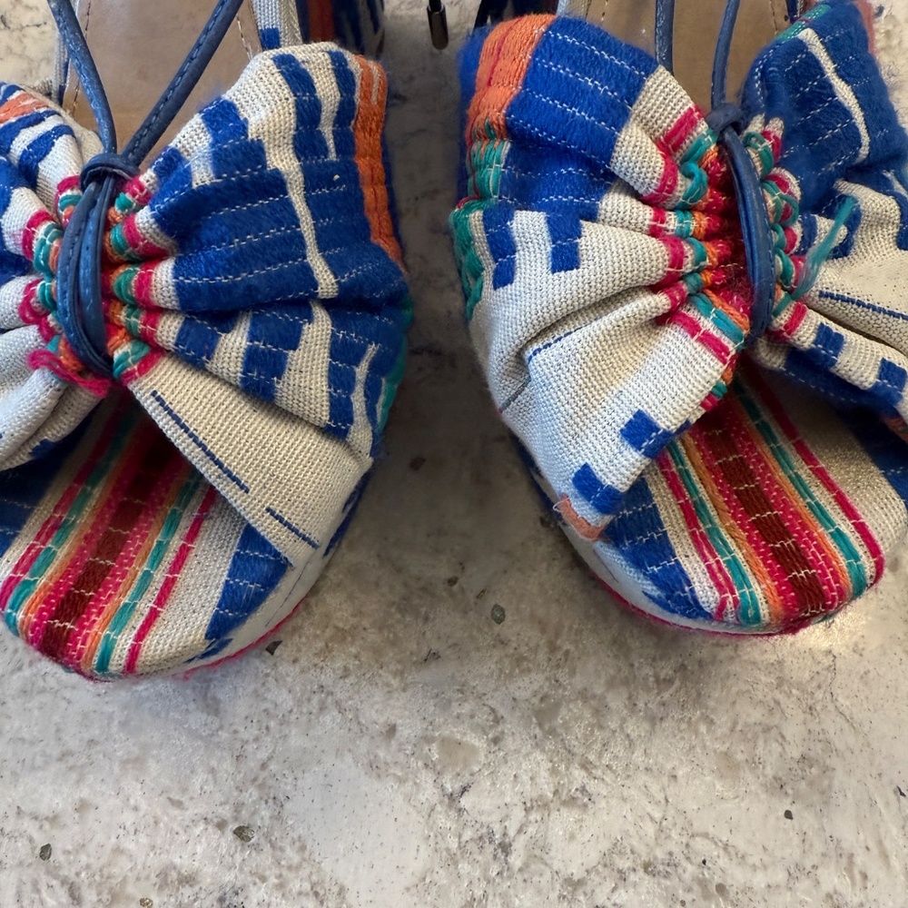 Pre-Owned Women's Schutz Wedge Sandal with wedge heel  colorful Woven fabric -cp - Picture 3 of 13
